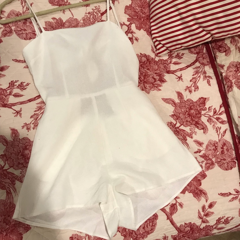 LF White Summer Romper XS with cute tie back